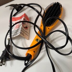 Ceramic Heated Straightening Brush - Yellow